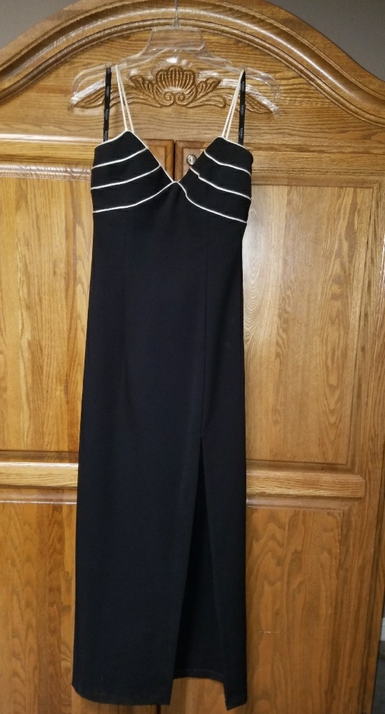 Roberta full length gown EUC